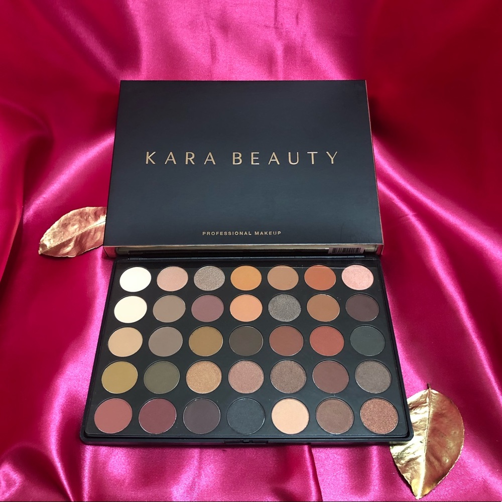 ES06 SHIMMER & MATTE EYESHADOW PALETTE